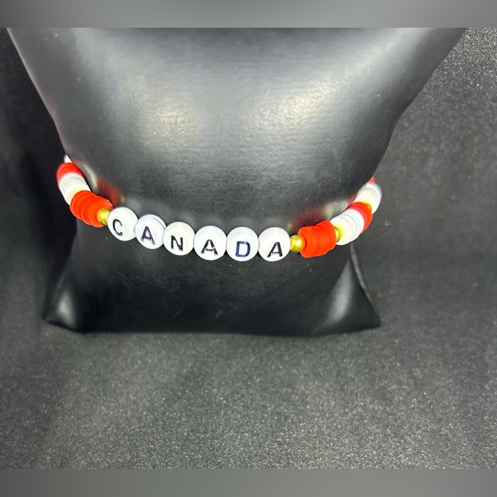 Canada (Country) Heishi Bracelet - Picture 2 of 7